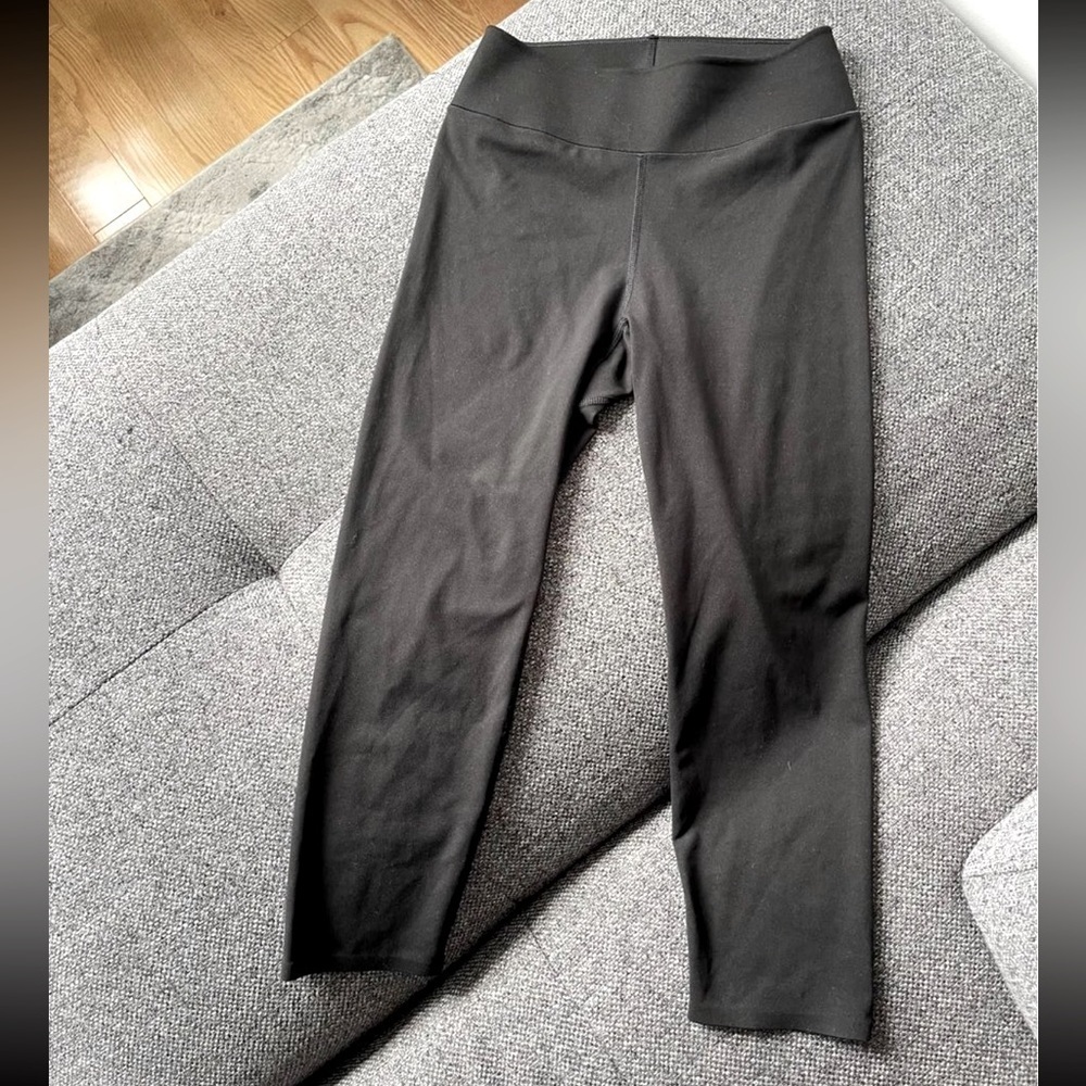 4/$20 🧡 Uniqlo airism mid calf leggings